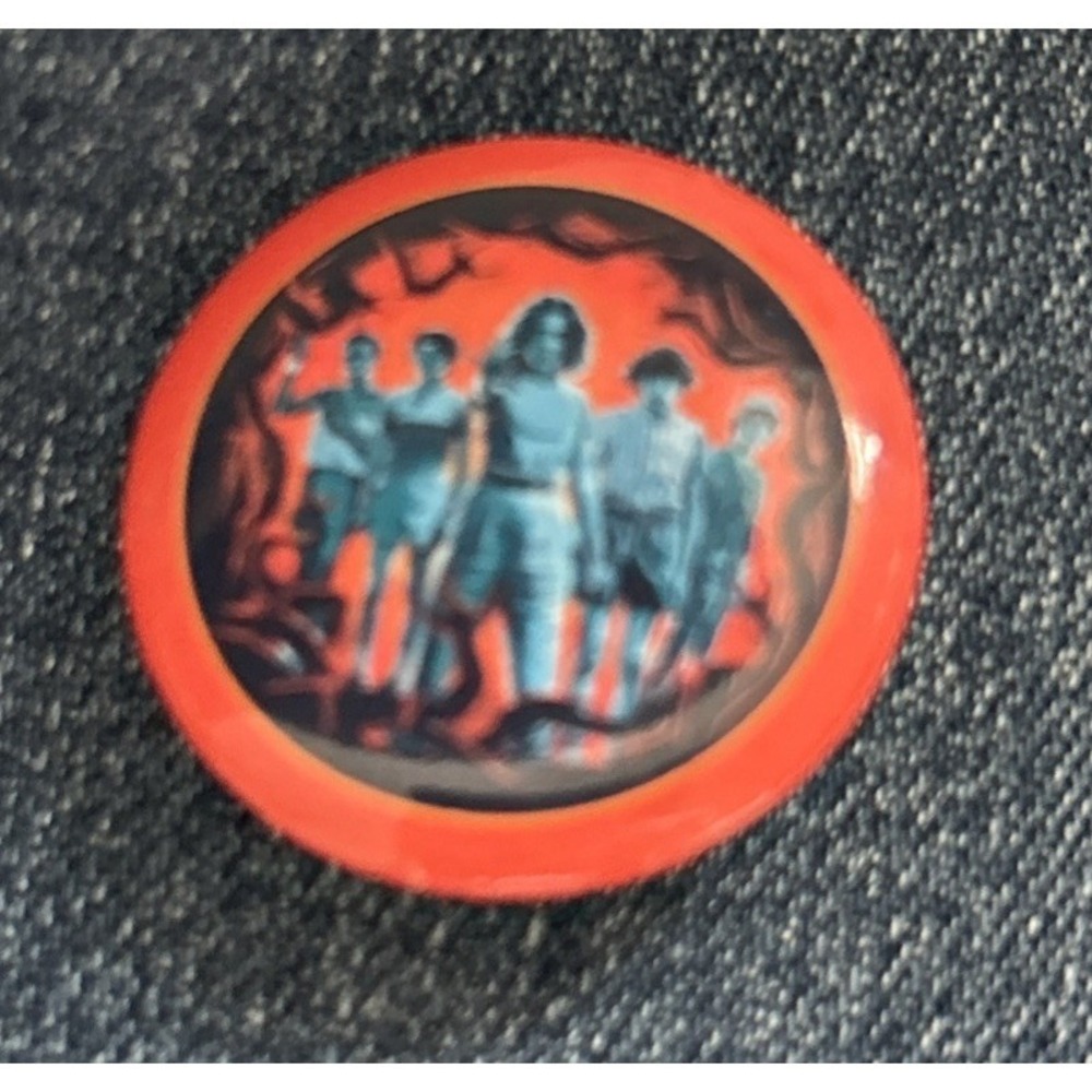 Stranger Things‎ Netflix Button Pin - Picture 4 of 5